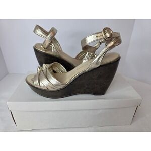 Franco Sarto Buster Gold Metallic Leather Wedge Sandals Womens 7M Platforms 339